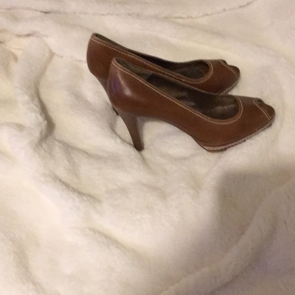 High heeled peep toe pumps